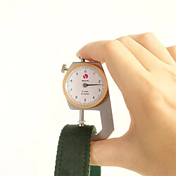 Universal Collier en daim vert pas cher