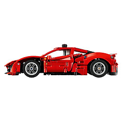 LEGO Technic 42235 Ferrari 488 Pista - 882 pièces - Rouges et bandes de course pas cher
