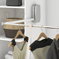 Accessoire latéral pour penderie