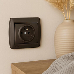 Solera prise 2P+T en saillie - Noir