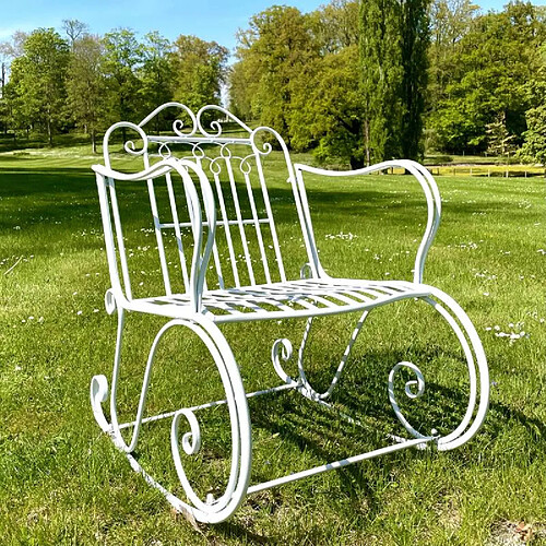 L'Héritier Du Temps Rocking Chair Vienne Blanc Chaise Fauteuil de Jardin à Bascule Intérieur Extérieur en Métal Patiné 67x88x92cm