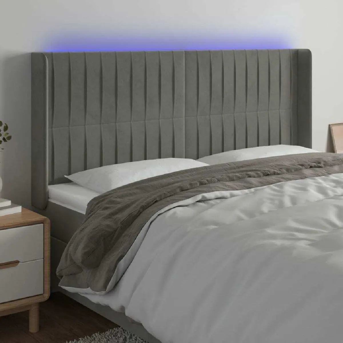 Maison Chic Tête de lit scandinave à LED,meuble de chambre Gris clair 203x16x118/128 cm Velours -MN26176