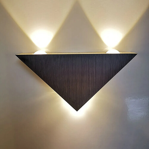 Wewoo Applique murale LED 3W Aluminium Triangle Maison Eclairage Intérieur Décoration Extérieure LumièreAC 85-265V Blanc Chaud