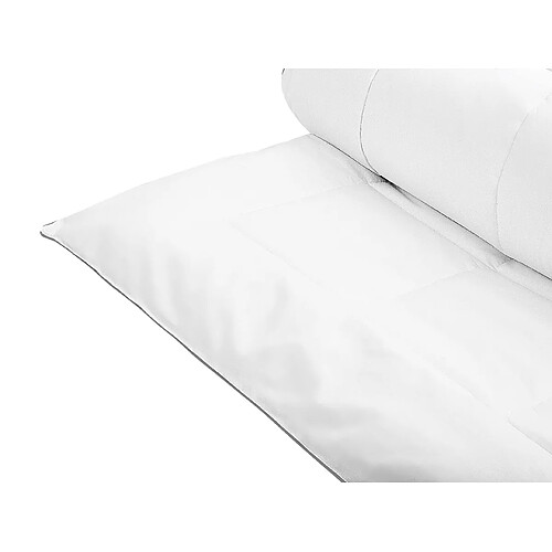 Beliani Couette extra chaude en coton 4 saisons 220 x 240 cm HOWERLA