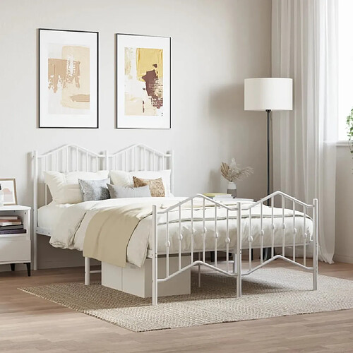 Maison Chic Lit adulte - Lit simple Cadre de lit métal avec tête de lit/pied de lit,Structure du lit Contemporain pour chambre blanc 120x200cm -MN77065