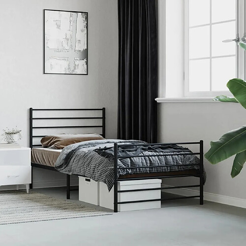 Maison Chic Lit adulte - Lit simple Cadre de lit métal avec tête de lit/pied de lit,Structure du lit Contemporain pour chambre noir 80x200 cm -MN59290