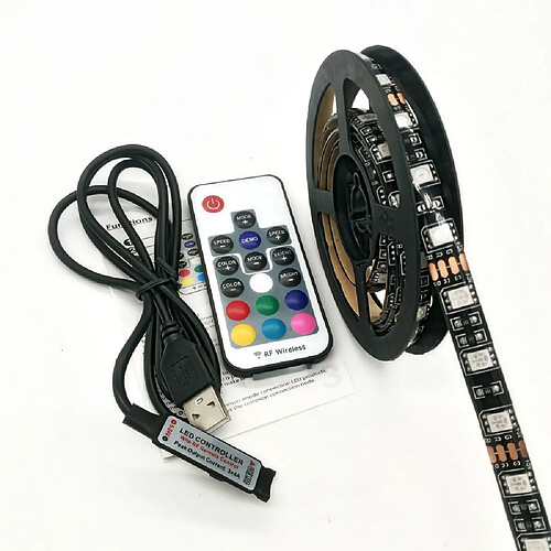 5V 15 - 30W 5050100 / 200CM USB Bande de lumière LED RGB étanche avec contrôleur IR à 17 touches DC 5V