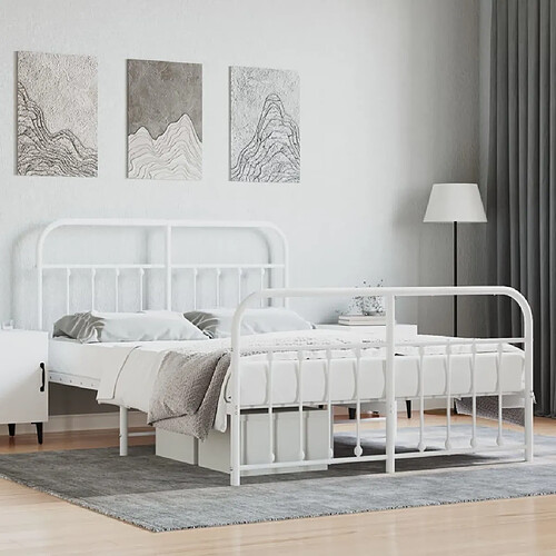 Maison Chic Lit adulte - Lit simple Cadre de lit métal avec tête de lit/pied de lit,Structure du lit Contemporain pour chambre blanc 150x200cm -MN64246