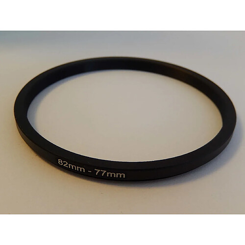 vhbw Filtre adaptateur Step Down 82mm-77mm Noir pour appareil photo Agfa, Agfaphoto, Canon, Casio, Fujifilm, Kodak, Minolta, Nikon, Olympus