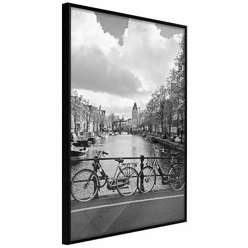 Paris Prix Affiche Murale Encadrée Bicycles Against Canal 40 x 60 cm Noir