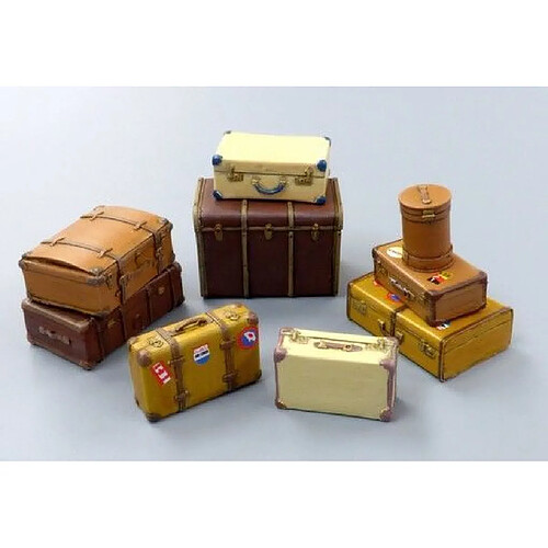 Old suitcases - 1:35e - Plus model