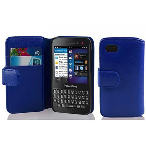 Cadorabo Coque Blackberry Q5 Etui en Bleu