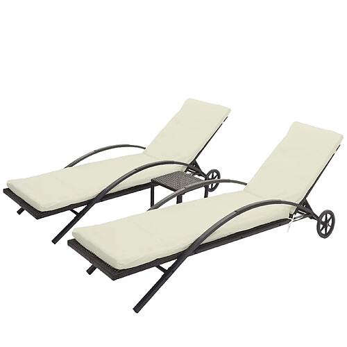 Decoshop26 Ensemble de 2 chaises longues bain de soleil transat de jardin avec petite table polyrotin marron coussins beige crème 04_0002974