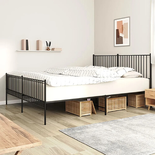 Maison Chic Lit adulte - Lit simple Cadre de lit métal avec tête de lit/pied de lit,Structure du lit Contemporain pour chambre noir 200x200 cm -MN82039