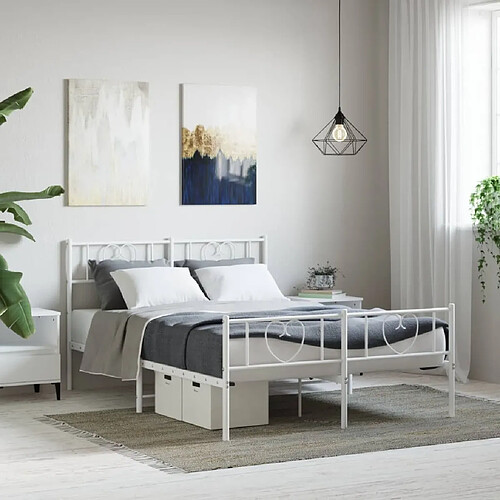 Maison Chic Lit adulte - Lit simple Cadre de lit métal avec tête de lit/pied de lit,Structure du lit Contemporain pour chambre blanc 140x200cm -MN76545