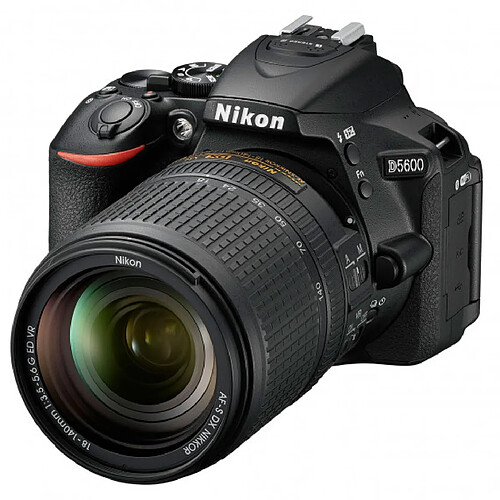 Nikon Appareil Photo Reflex D5600 Noir + Objectif 18/55 + carte mémoire + Sac