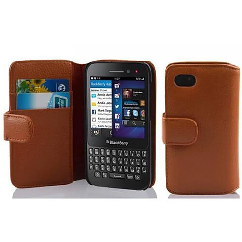 Cadorabo Coque Blackberry Q5 Etui en Brun