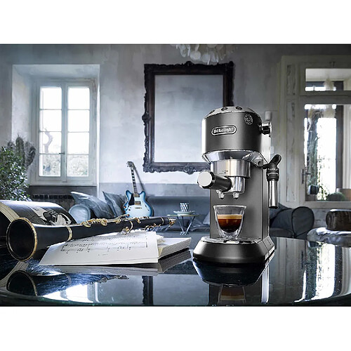 DeLonghi Machine expresso de 1L 1350W noir