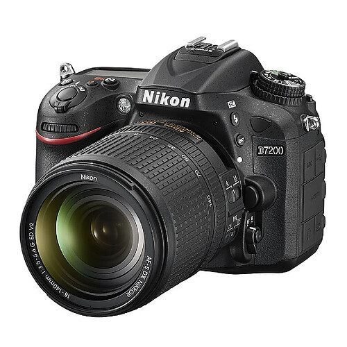 Nikon D7200 + 18-140 VR