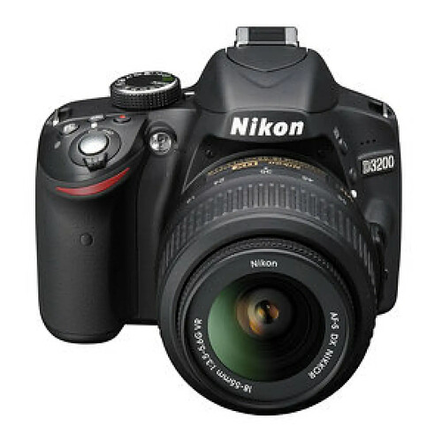 Nikon D3200 + AF-S DX 18-55 mm