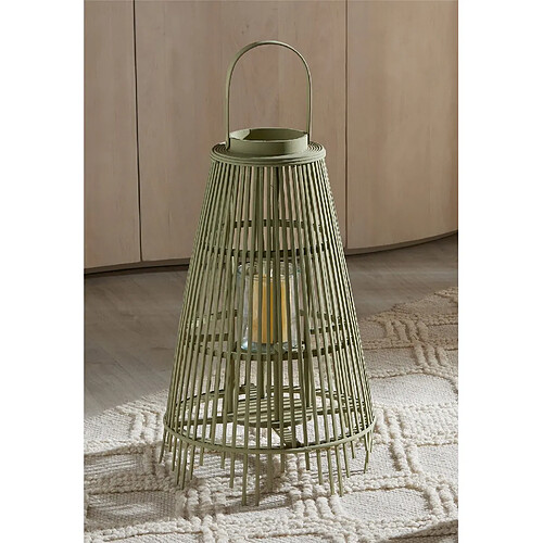Alexandra House Living Lanterne conique à lamelles vertes, 53 cm. 34D x 53 cm