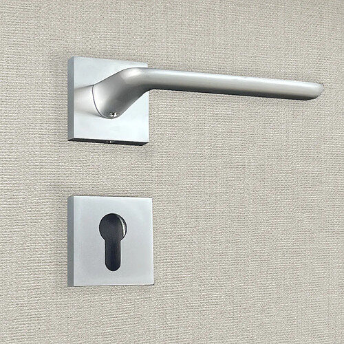 Poignée de porte design à cylindre finition aspect chrome mat Agata - KATCHMEE