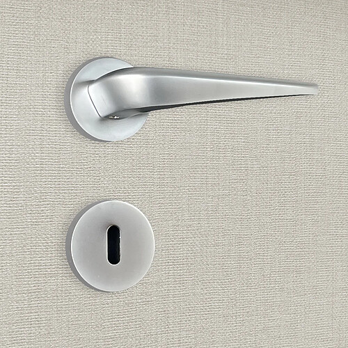 Poignée de porte design à clé finition aspect chrome mat Alissia - KATCHMEE