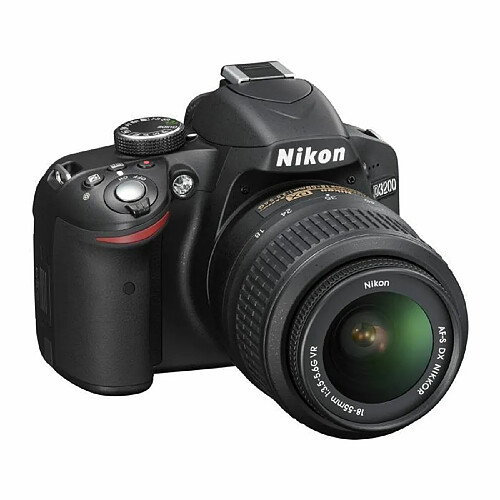 Nikon D3200 + AF-S VR DX 18-55mm