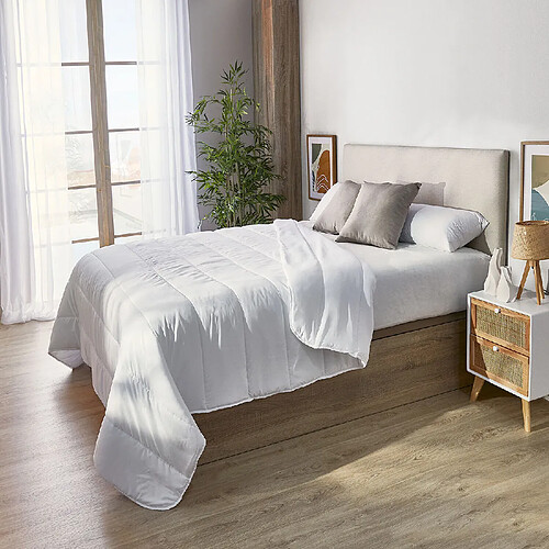 PIKOLIN Couette Nordique à l'Aloe Vera - Fibre de 150 gr - Printemps - 180x220cm-Lit 105
